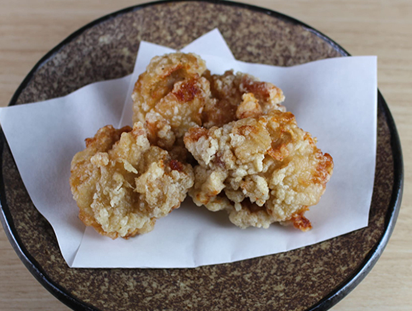 味のバリエーションが豊富！伝説の唐揚げと充実のおつまみ